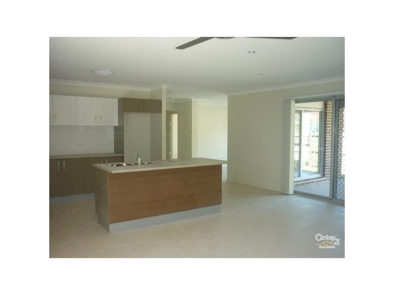 32 Briffney Street, Kirkwood QLD 4680