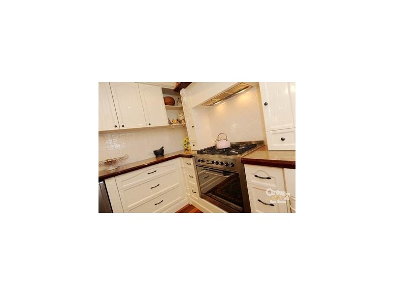 16 Luana Crescent, Beecher QLD 4680