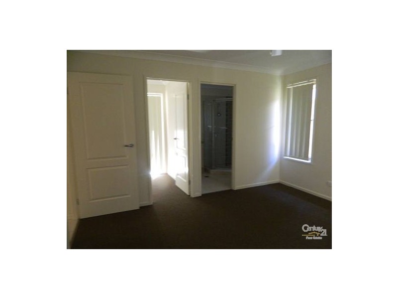 50 Broadwater Place, Kirkwood QLD 4680