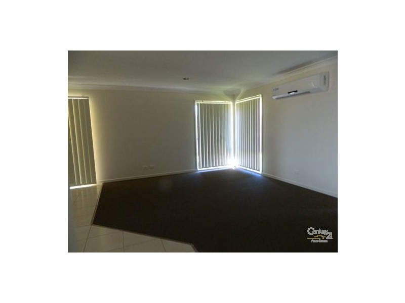 50 Broadwater Place, Kirkwood QLD 4680