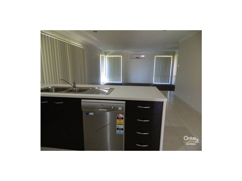 50 Broadwater Place, Kirkwood QLD 4680