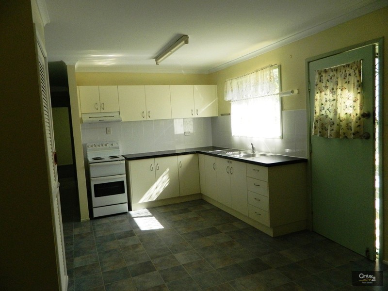 31 Hibiscus Ave, Gladstone QLD 4680