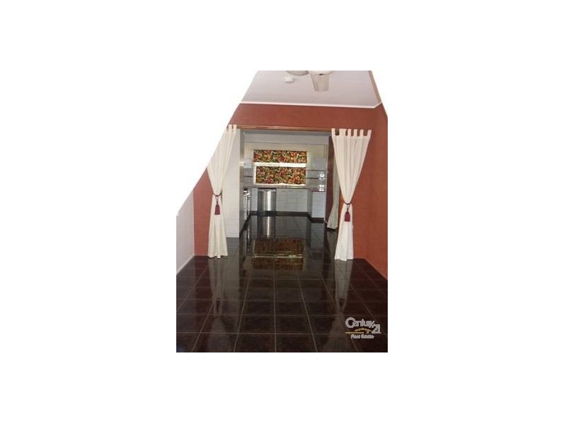 10 Wilson Street, New Auckland QLD 4680