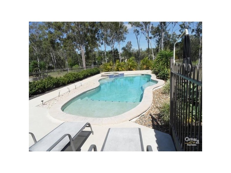 7 Sunrise Place, New Auckland QLD 4680