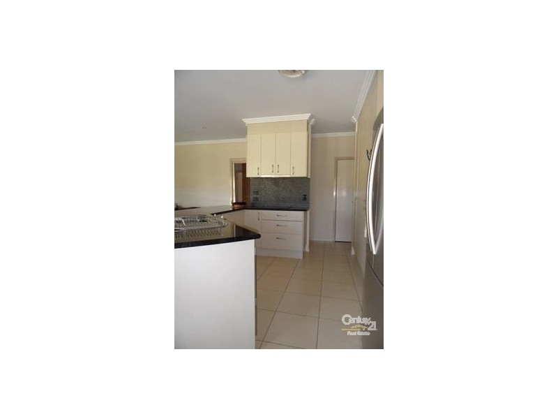 7 Sunrise Place, New Auckland QLD 4680