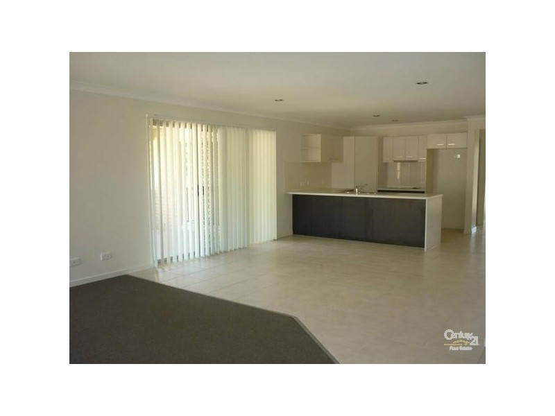 3 Springbrook Terrace, Kirkwood QLD 4680