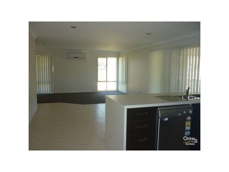 3 Springbrook Terrace, Kirkwood QLD 4680