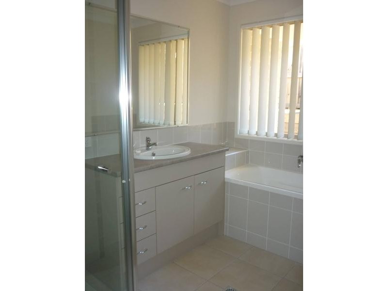 3 Springbrook Terrace, Kirkwood QLD 4680