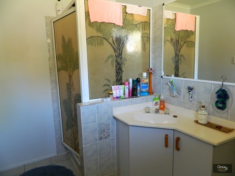 4 Berringa Close, Glen Eden QLD 4680