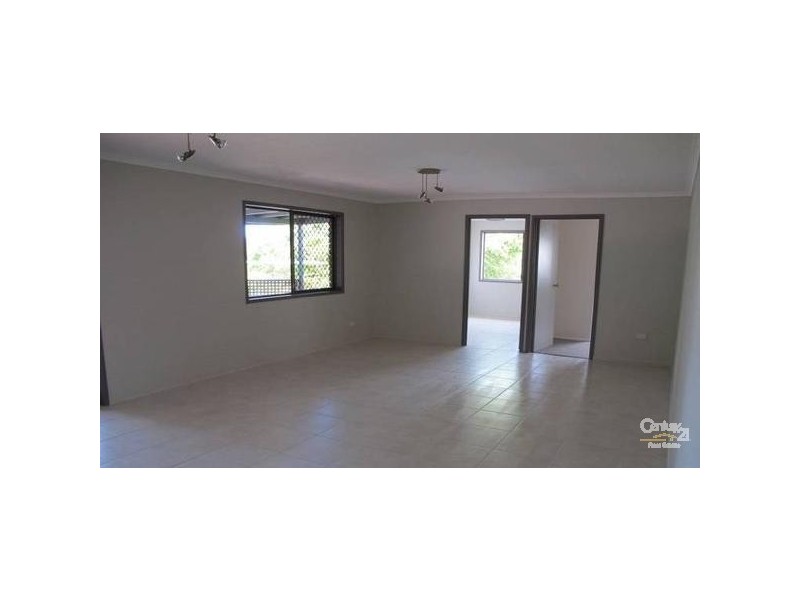 16 Far Street, West Gladstone QLD 4680