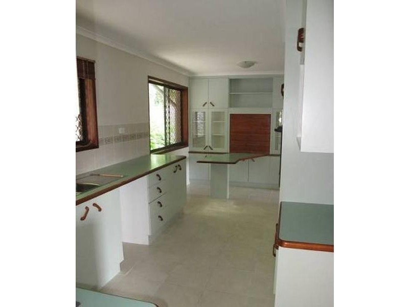 16 Far Street, West Gladstone QLD 4680