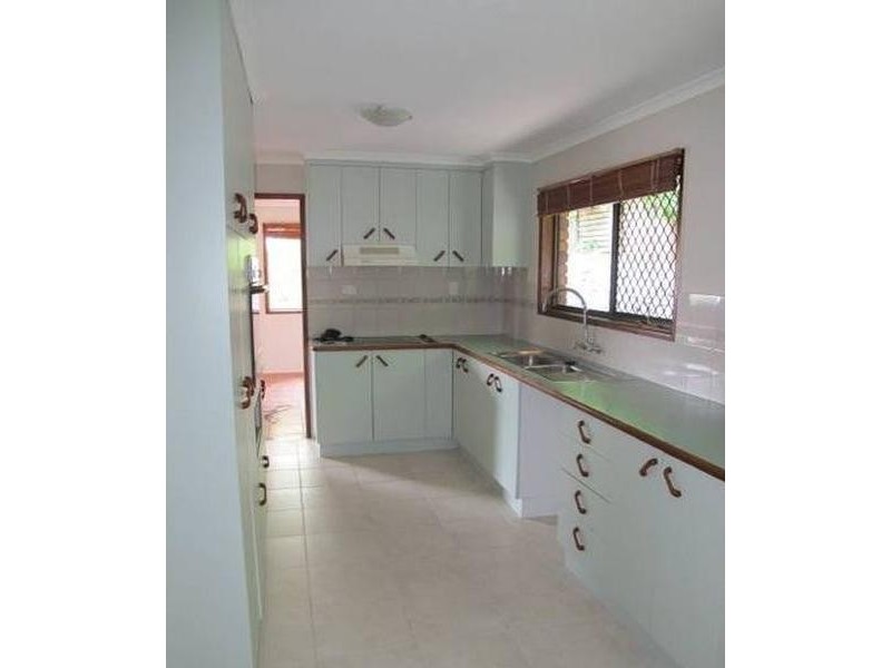 16 Far Street, West Gladstone QLD 4680