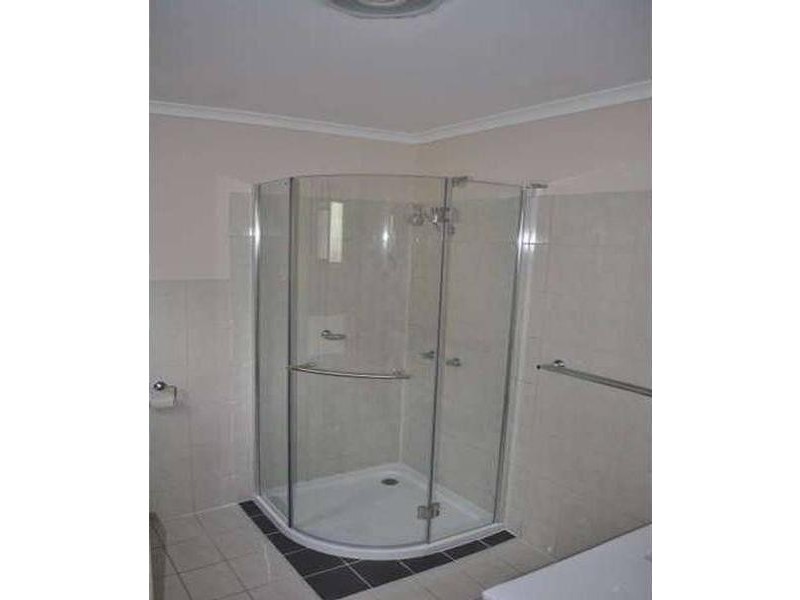 16 Far Street, West Gladstone QLD 4680