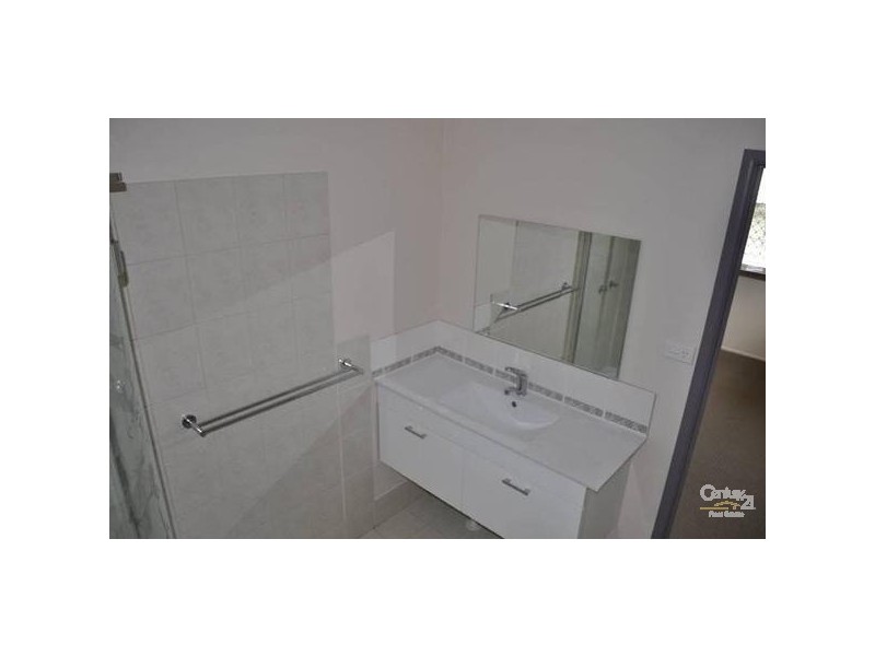 16 Far Street, West Gladstone QLD 4680