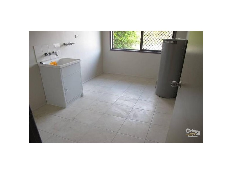 16 Far Street, West Gladstone QLD 4680