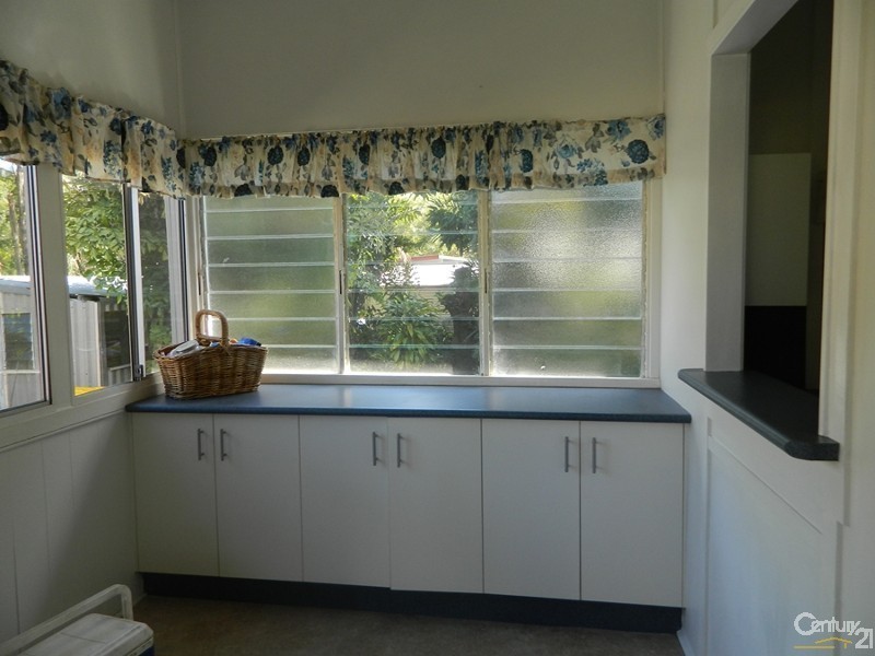 1377 Calliope River Road, Yarwun QLD 4694