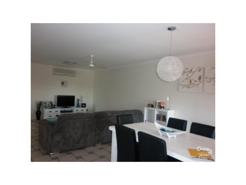 28 Holland Street, West Gladstone QLD 4680