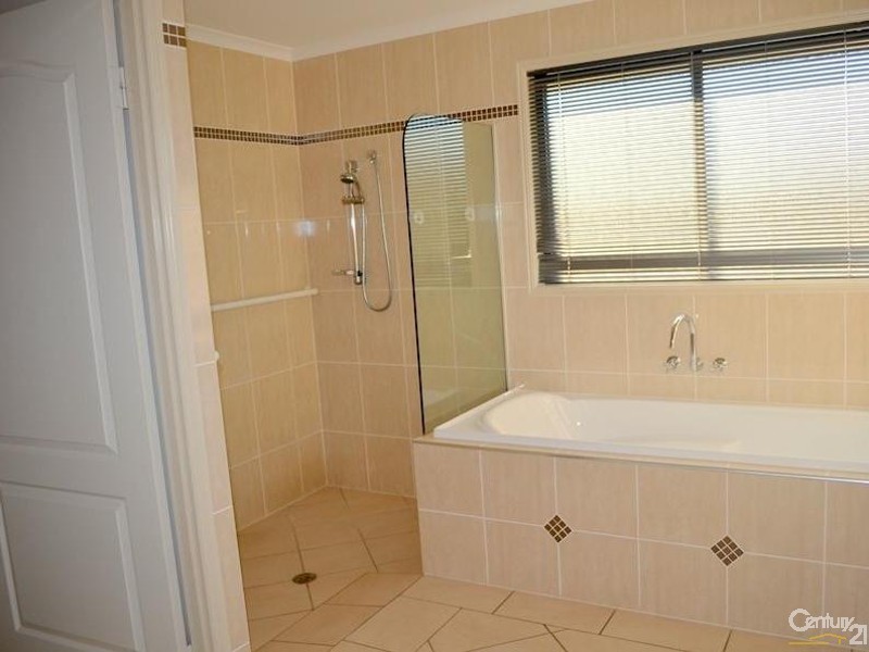 1 Harlequin Court, Calliope QLD 4680