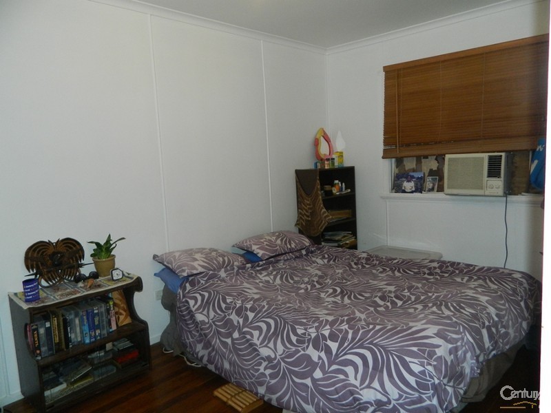 4 Burrows Street, West Gladstone QLD 4680