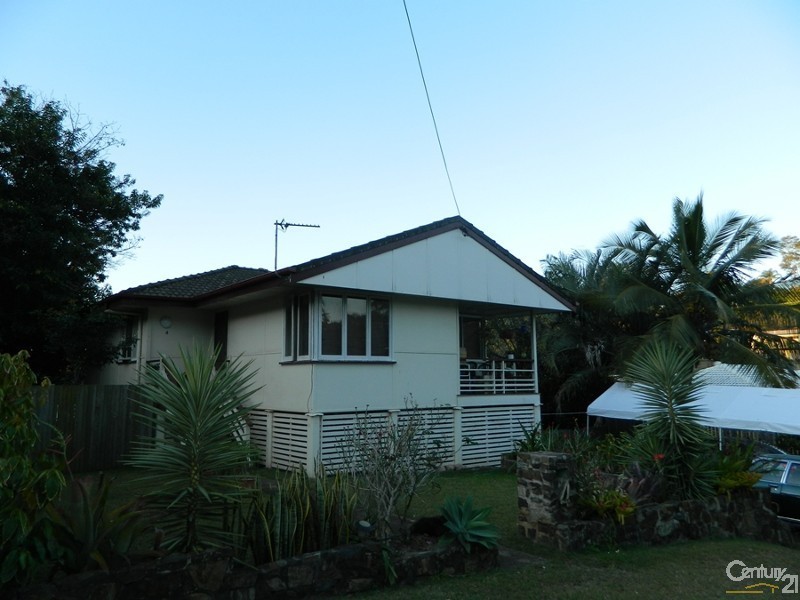 4 Burrows Street, West Gladstone QLD 4680