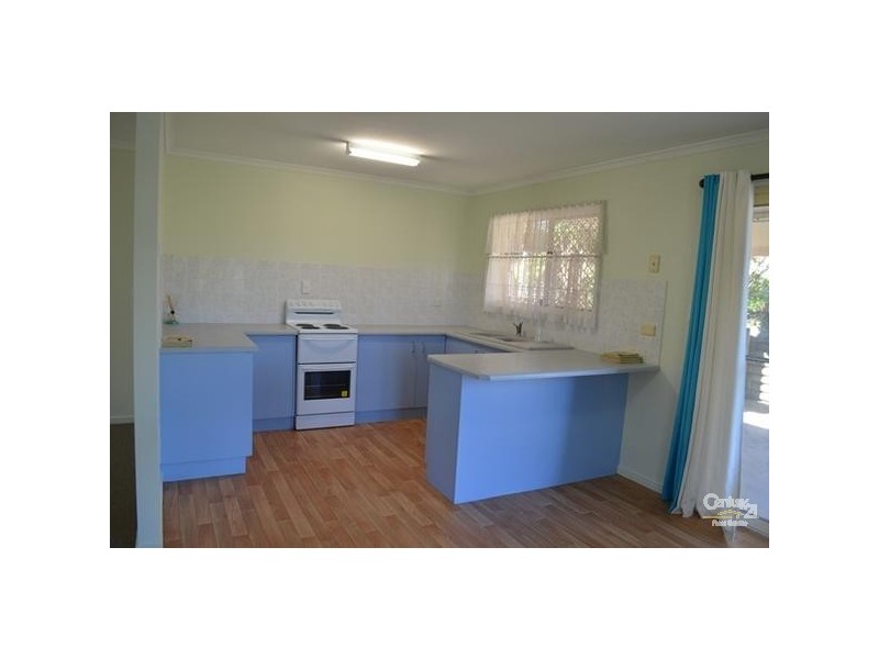 14 Ferguson Crescent, West Gladstone QLD 4680