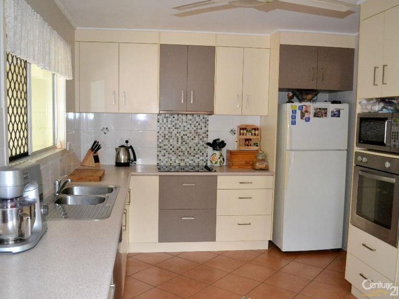 26 Dalton Street, Clinton QLD 4680