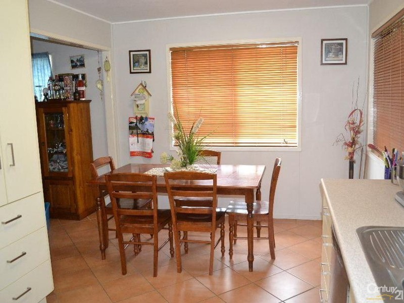 26 Dalton Street, Clinton QLD 4680