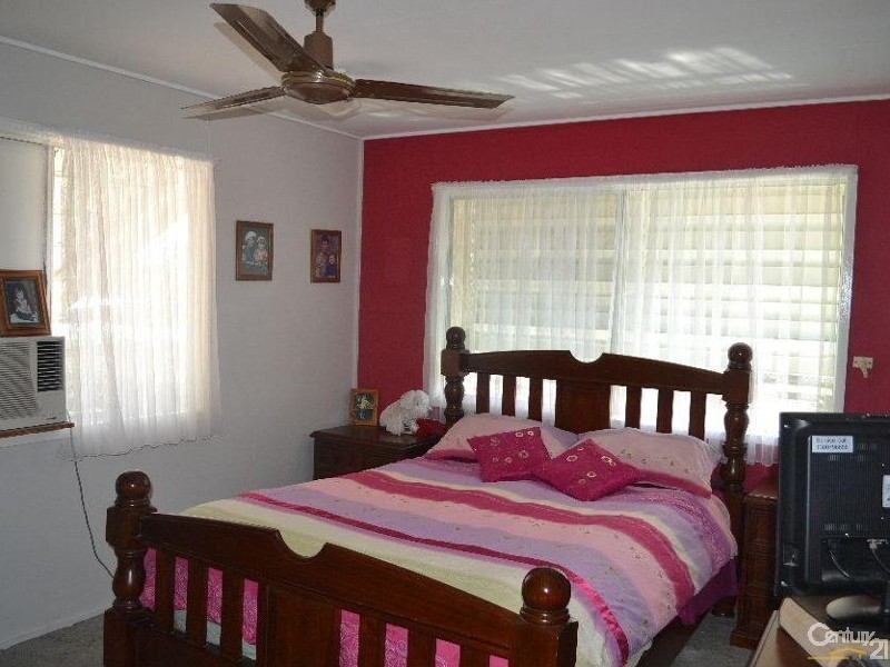 26 Dalton Street, Clinton QLD 4680