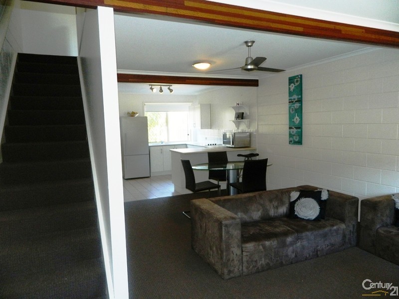 2/6 Hampton Drive, Tannum Sands QLD 4680