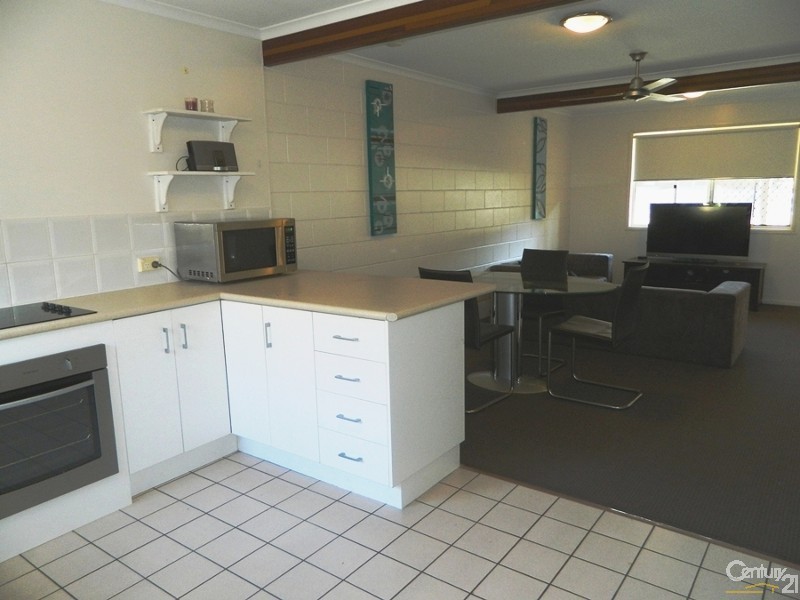 2/6 Hampton Drive, Tannum Sands QLD 4680