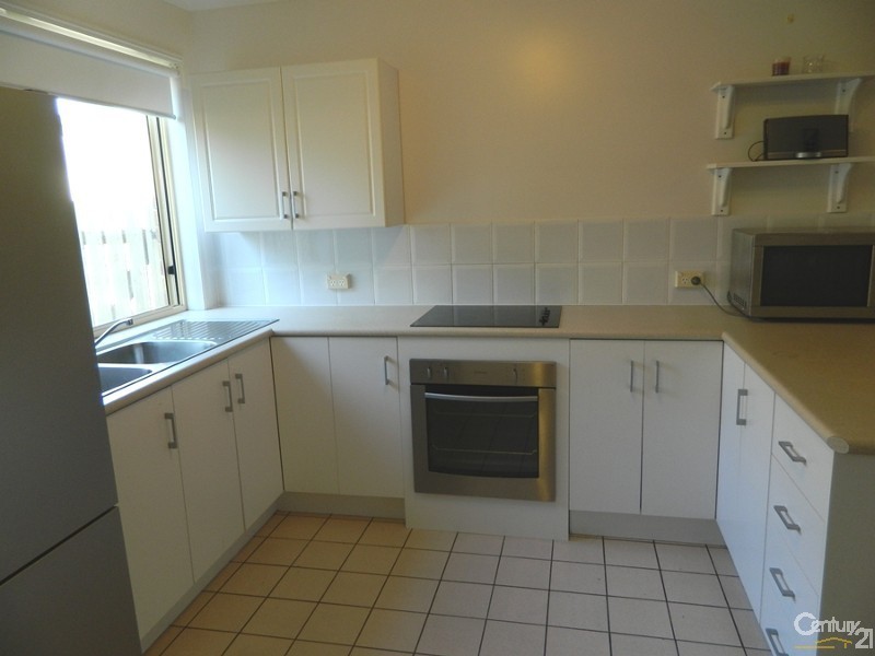 2/6 Hampton Drive, Tannum Sands QLD 4680