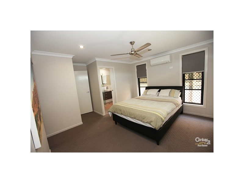 6 Redgum Drive, Kirkwood QLD 4680