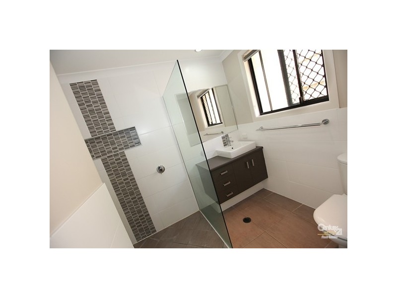 6 Redgum Drive, Kirkwood QLD 4680