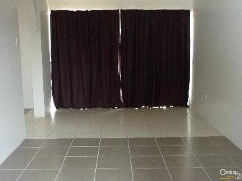 24/7 Kent Street, West Gladstone QLD 4680