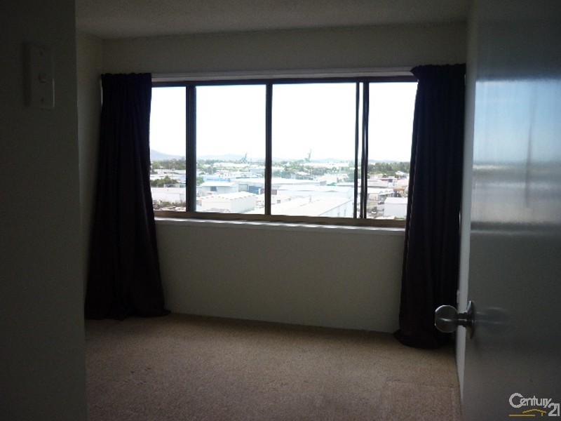 24/7 Kent Street, West Gladstone QLD 4680