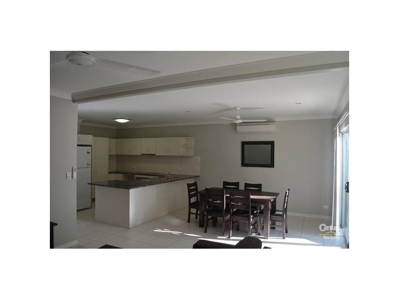 3/214-216 Oaka Street, South Gladstone QLD 4680