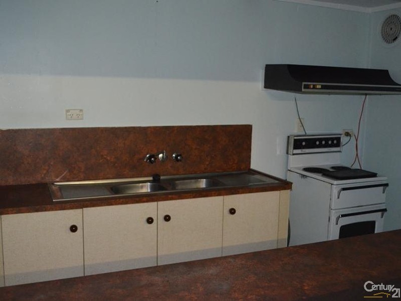 161 Philip Street, West Gladstone QLD 4680