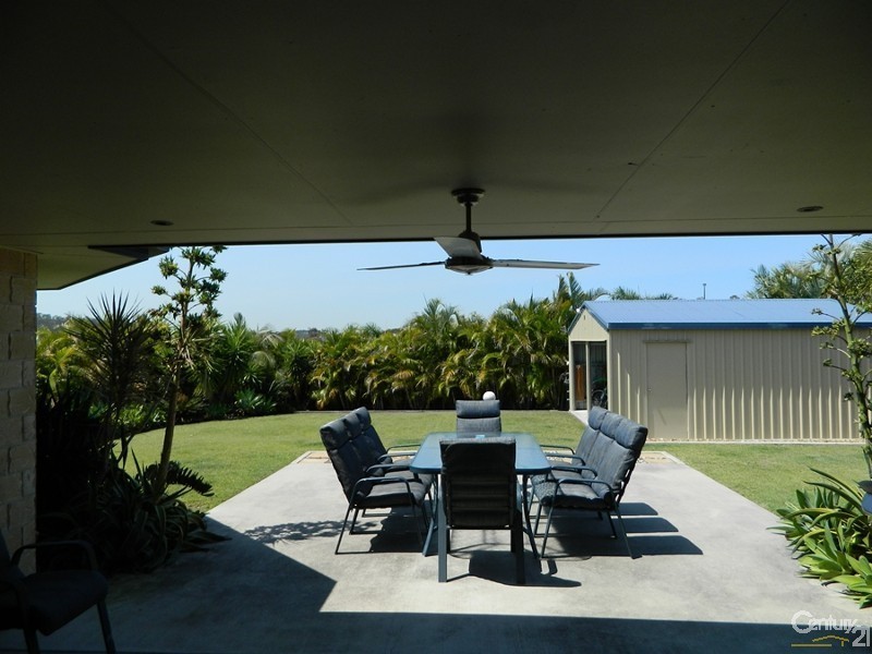 14 Viewpoint Way, New Auckland QLD 4680