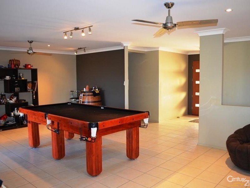 14 Viewpoint Way, New Auckland QLD 4680