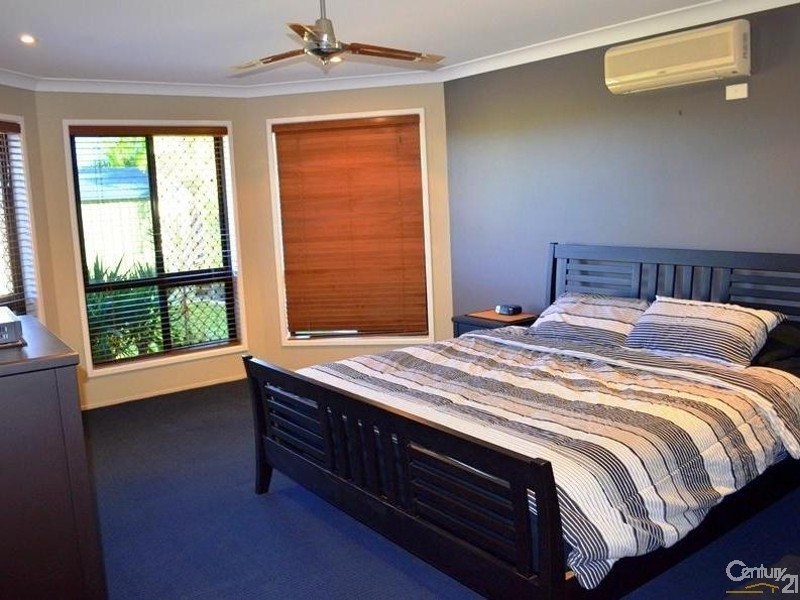 14 Viewpoint Way, New Auckland QLD 4680