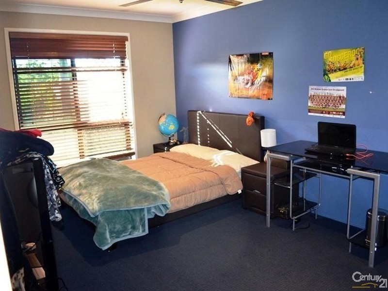 14 Viewpoint Way, New Auckland QLD 4680