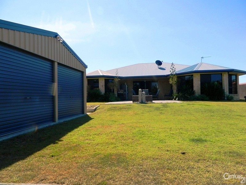 14 Viewpoint Way, New Auckland QLD 4680