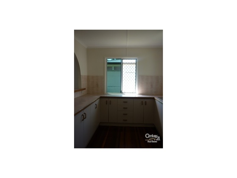33 Mellefont Street, West Gladstone QLD 4680