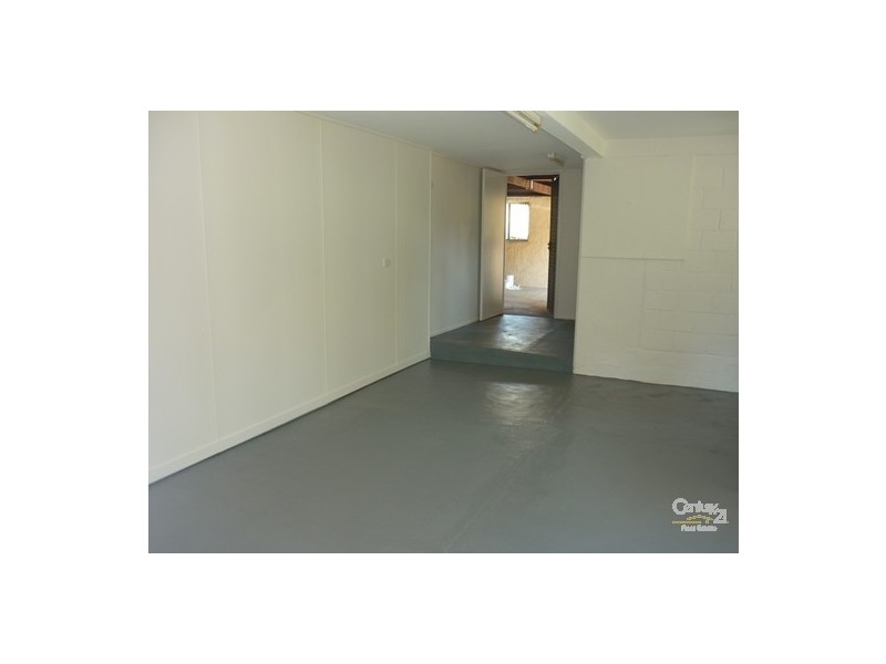 33 Mellefont Street, West Gladstone QLD 4680