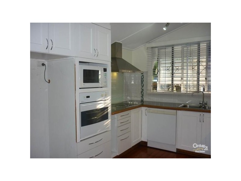 15 Fowler Street, West Gladstone QLD 4680