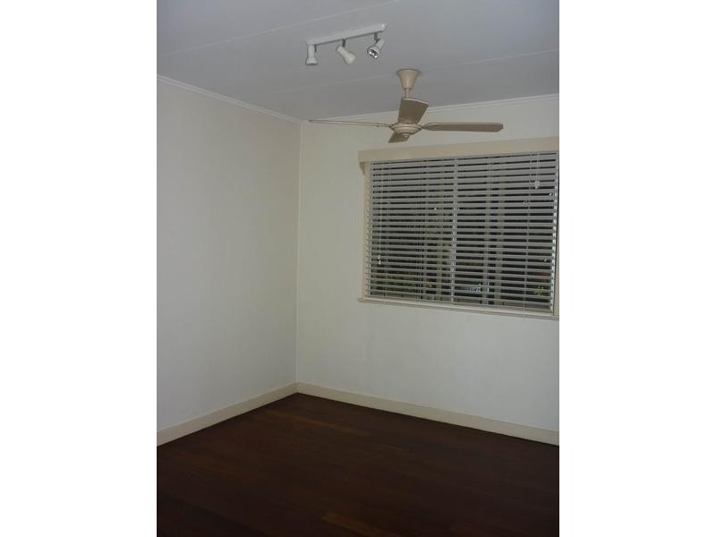 15 Fowler Street, West Gladstone QLD 4680