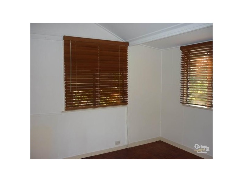 15 Fowler Street, West Gladstone QLD 4680