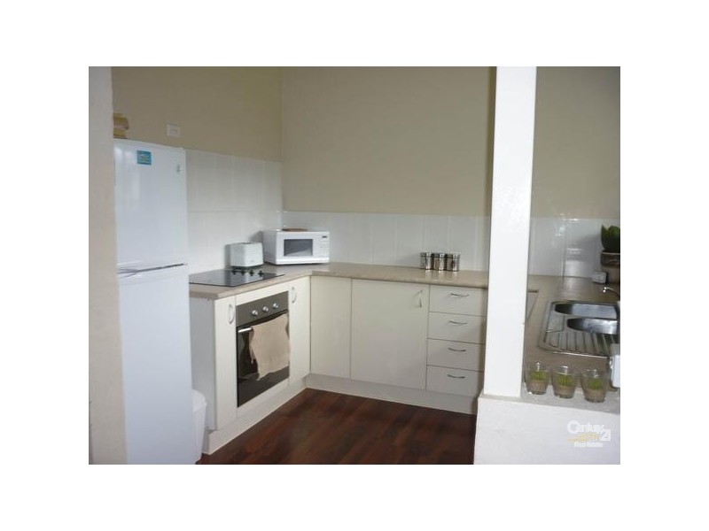 2/9 Nothling Street, New Auckland QLD 4680