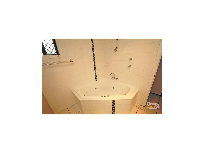 23 Flounder Crescent, Toolooa QLD 4680