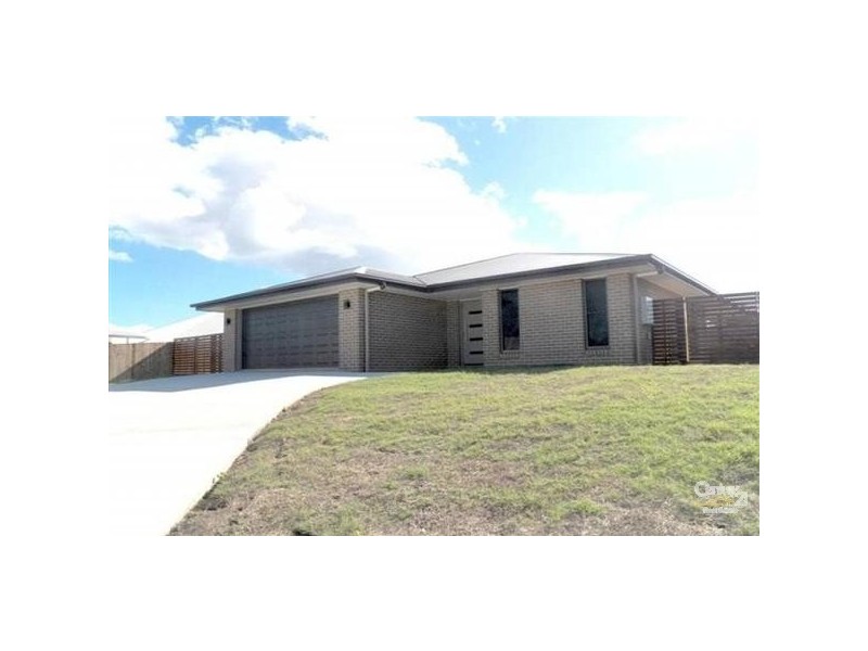 7 Valley Way, Boyne Island QLD 4680